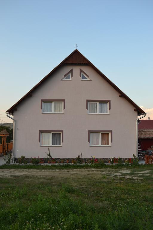 Ersa Panzio Bisericani (Harghita) Bagian luar foto