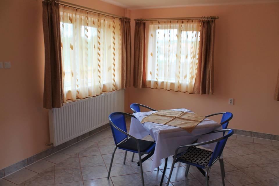 Ersa Panzio Bisericani (Harghita) Bagian luar foto