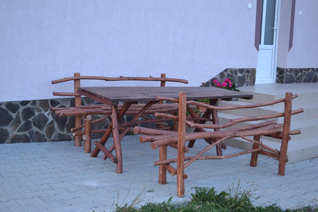 Ersa Panzio Bisericani (Harghita) Bagian luar foto