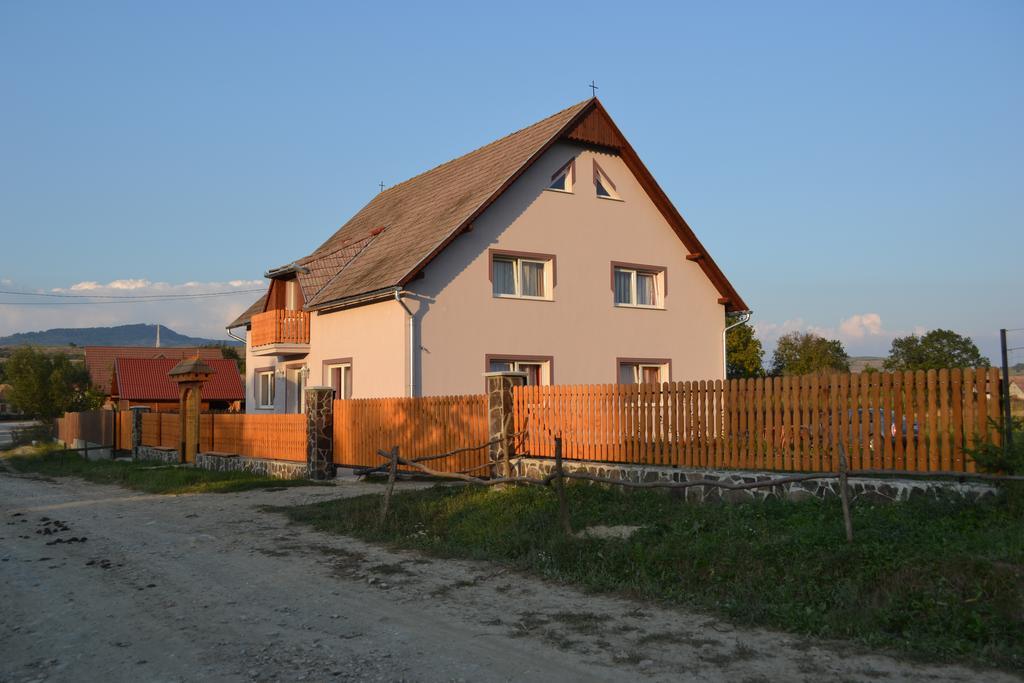 Ersa Panzio Bisericani (Harghita) Bagian luar foto